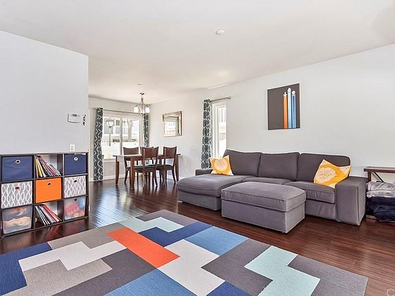 2nd image of 31 Abbeywood Ln