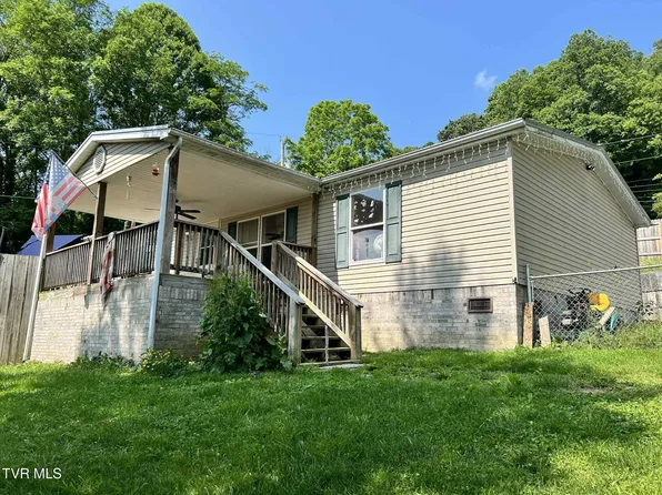 692 Hamner Ave NE, Norton, VA 24273