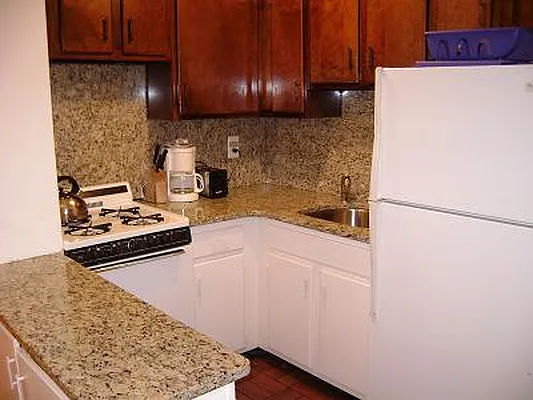 Rented by KVNY Soho | media 9