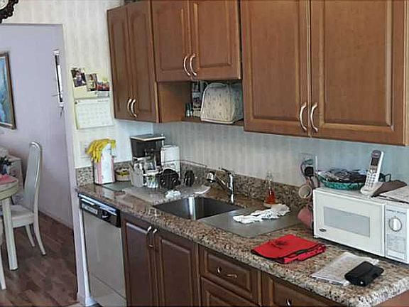 4th image of 9848 Nob Hill Ct #9848