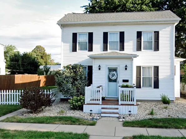316 W 2nd Ave, Monmouth, IL 61462