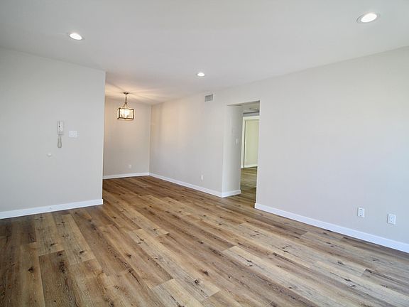 4th image of 634 Palm Dr #101