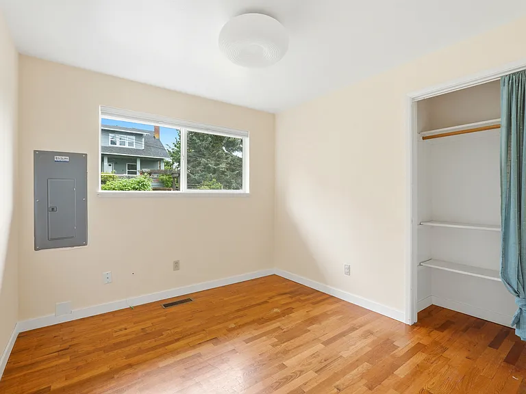4830 S Raymond St — Photo 16