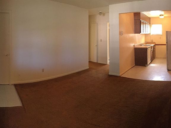 5th image of 400 Warwick Ave APT 10