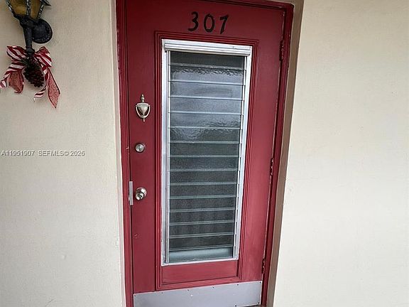 3rd image of 4299 NW 16th St APT 307