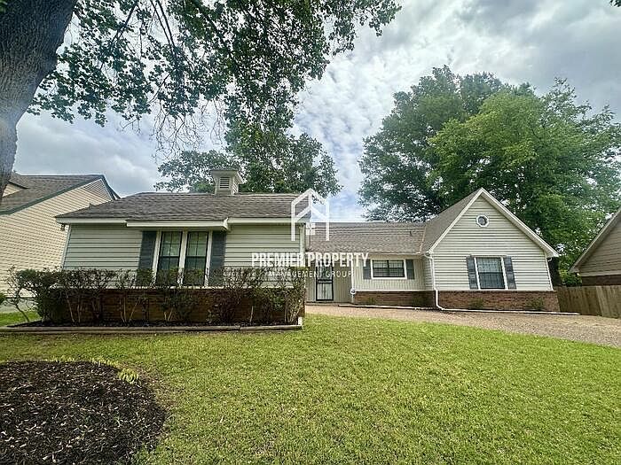 1st image of 2322 Bartlett Oaks Dr