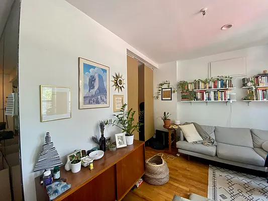 Rented by Compass | media 35