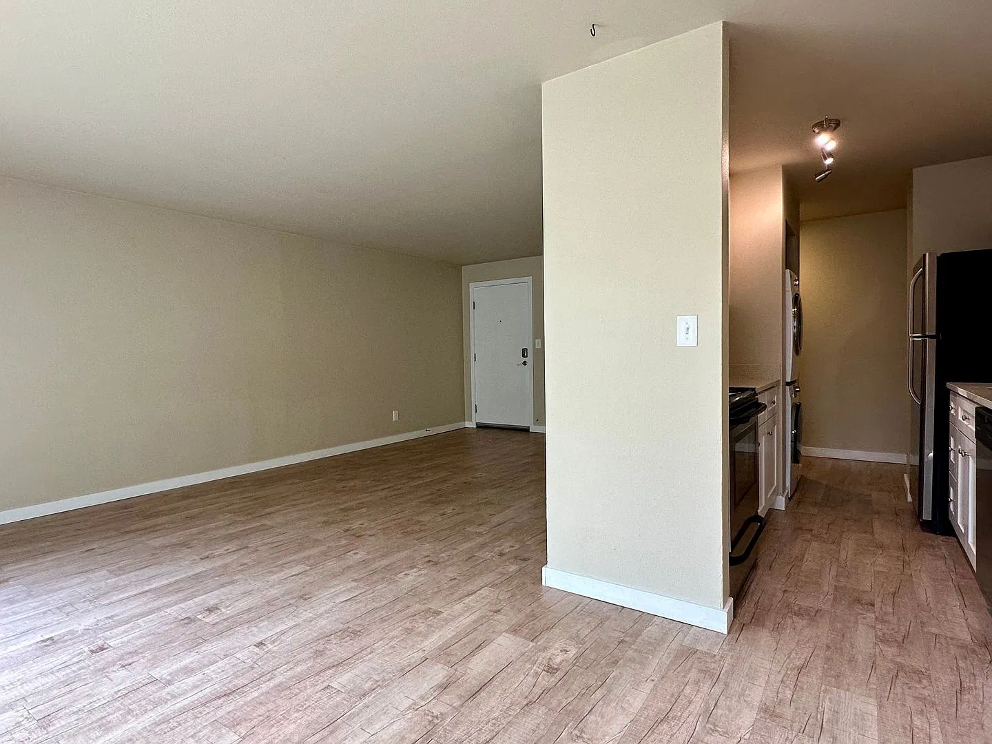 Fresco Apartments — Photo 3