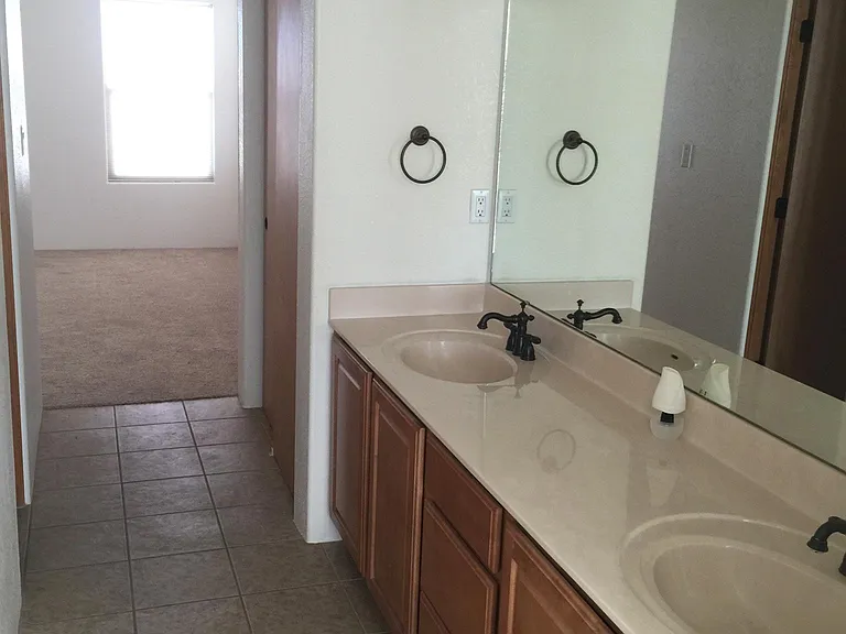 7315 Via Contenta NE — Photo 6