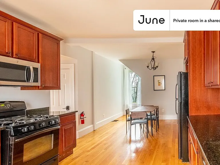 337 Central St #D — Photo 2