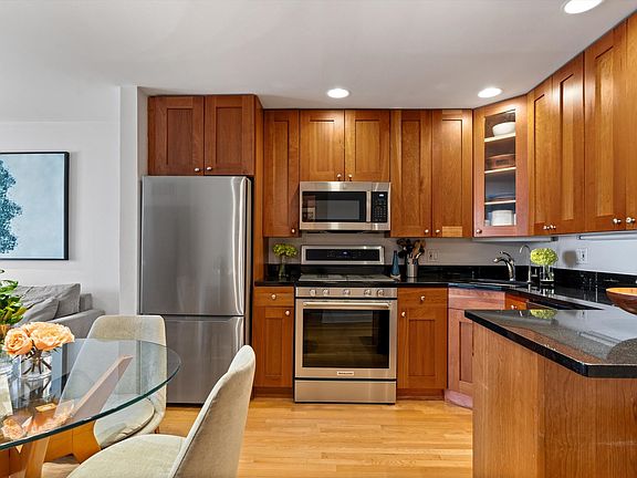 3rd image of 2140 N Lincoln Ave APT 5306