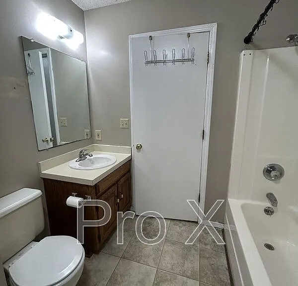 508 E Monroe St #B — Photo 7