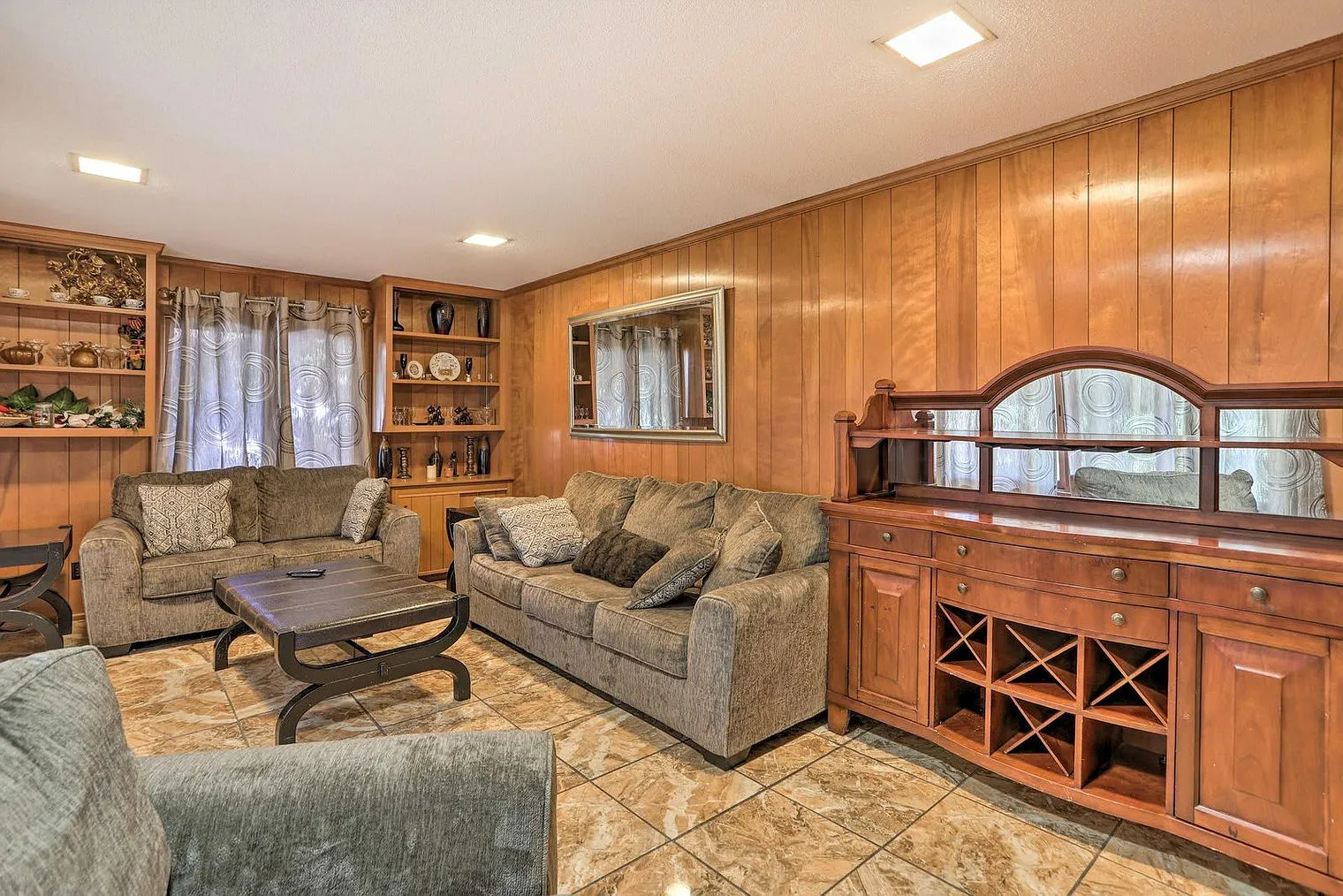 5 bed, 2.0 bath, $6,000 — Photo 1