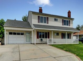 17 Comet Ln, Levittown, NY 11756