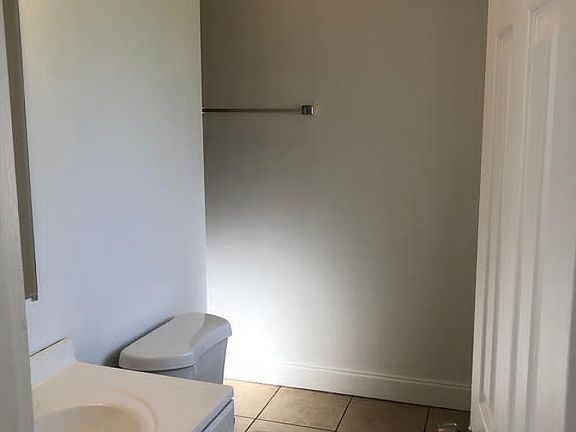 4th image of 4221 Lake Richmond Dr