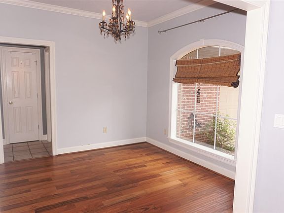 4th image of 104 Keats Ct