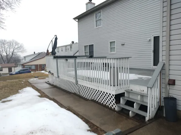 107 Martha Ave #B, Elmwood Park, NJ 07407