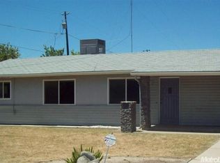 1667 8th St, Firebaugh, CA 93622