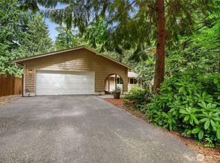8200 NE View Ridge Ln, Poulsbo, WA 98370