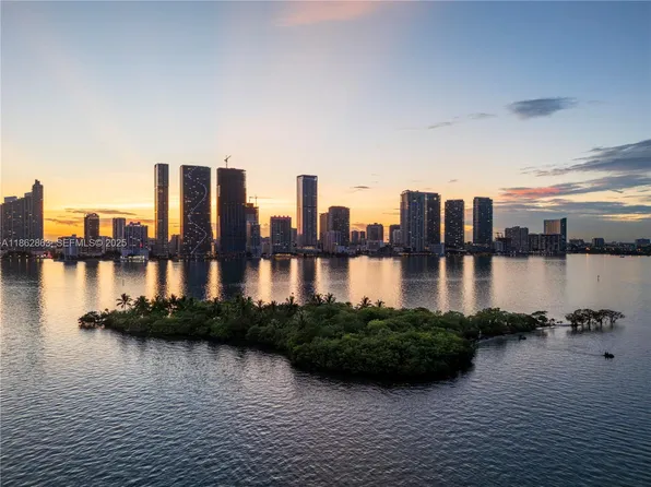 700 NE 24th St #1401, Miami, FL 33133