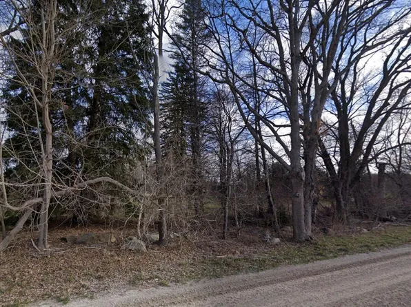 11421 Newman Rd, Brighton, MI 48114