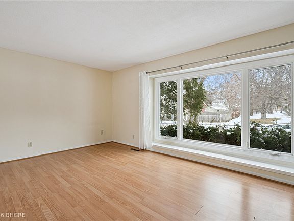 3rd image of 4104 Aspen Dr