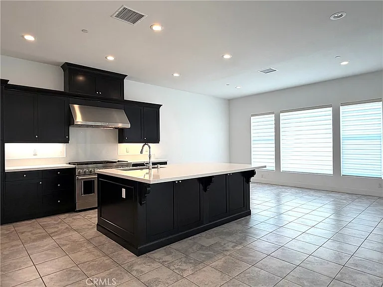 20756 W Bluebird Ct — Photo 2