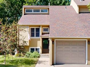 2050 S Ridge Dr, Coralville, IA 52241