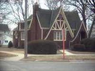 323 3rd Ave SE, Dyersville, IA 52040