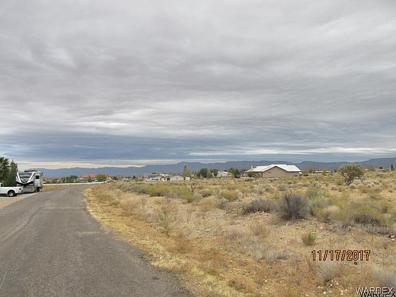 3rd image of 9456 N Singletree Dr
