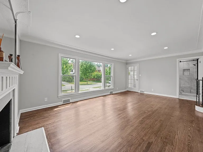 3601 Tullamore Rd — Photo 4