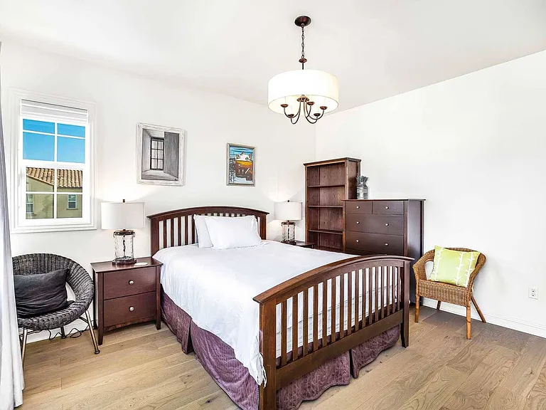 38 Torosa — Photo 13