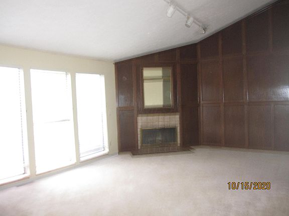 4th image of 7661 Foxboro Ct