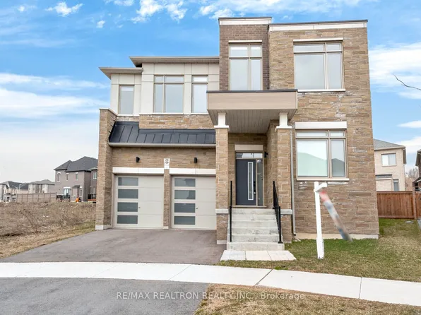 28 Tipp Dr, Richmond Hill, ON L4E 1J3