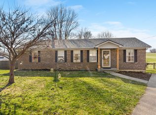 325 Highwood Dr, Frankfort, KY 40601