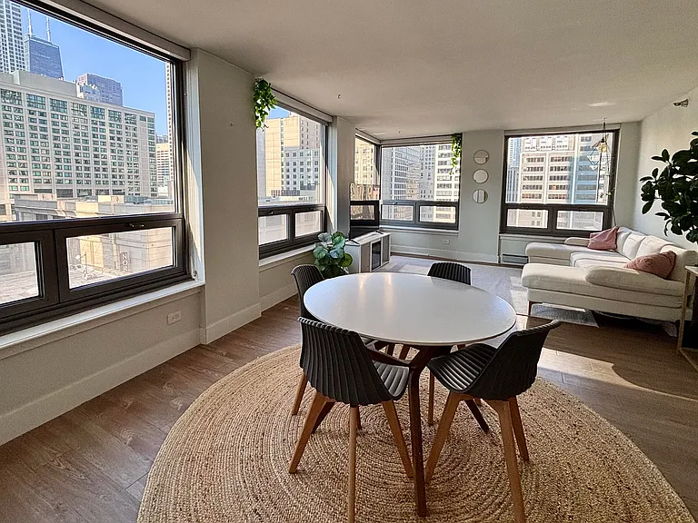 440 N Wabash Ave #1208 — Photo 1