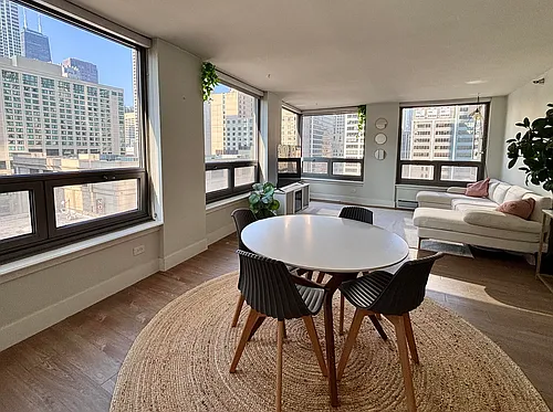 440 N Wabash Ave Photo 1