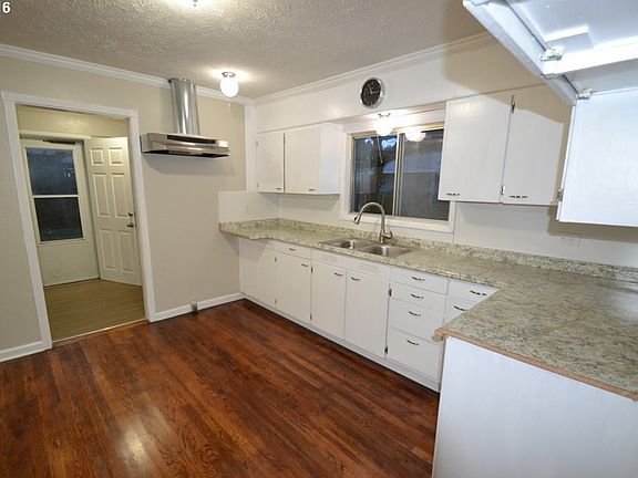 5th image of 6512 SW Harbor Ave