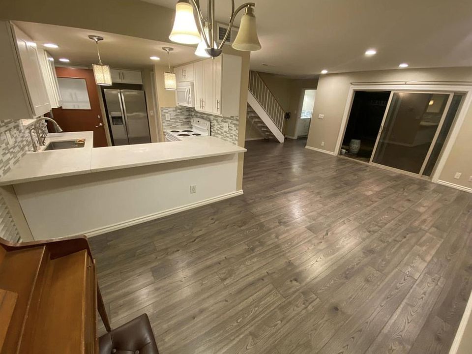 1st image of 209 Red Oak Dr E APT M