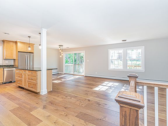 4th image of 1114 N Grove Ave