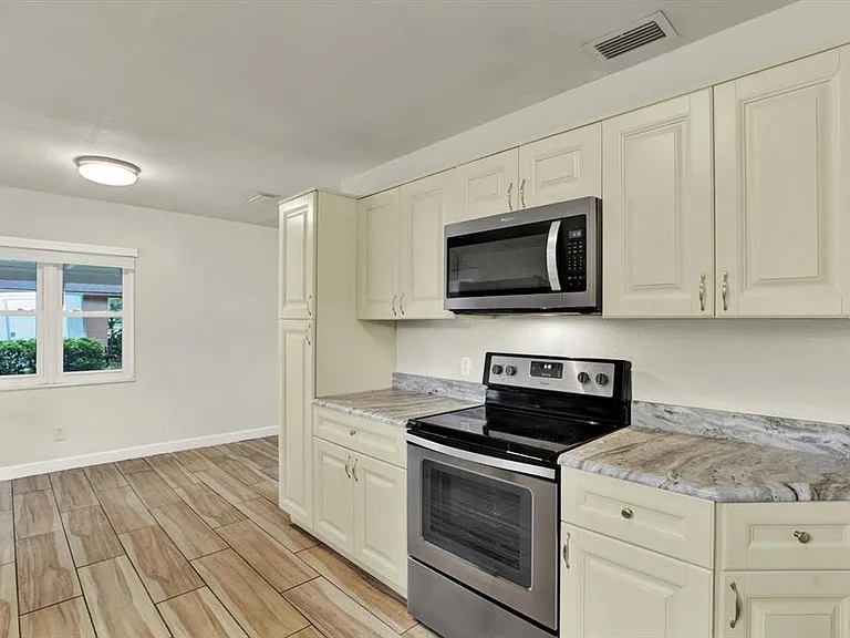 8567 Ridge Rd — Photo 5