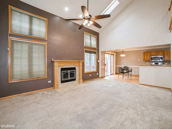 3rd image of 6729 Pondview Dr