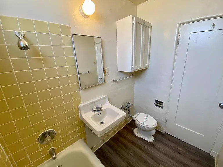 1273 S Woods Ave — Photo 10