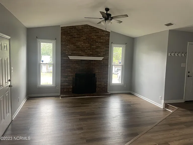 3337 Redfox Rd — Photo 6