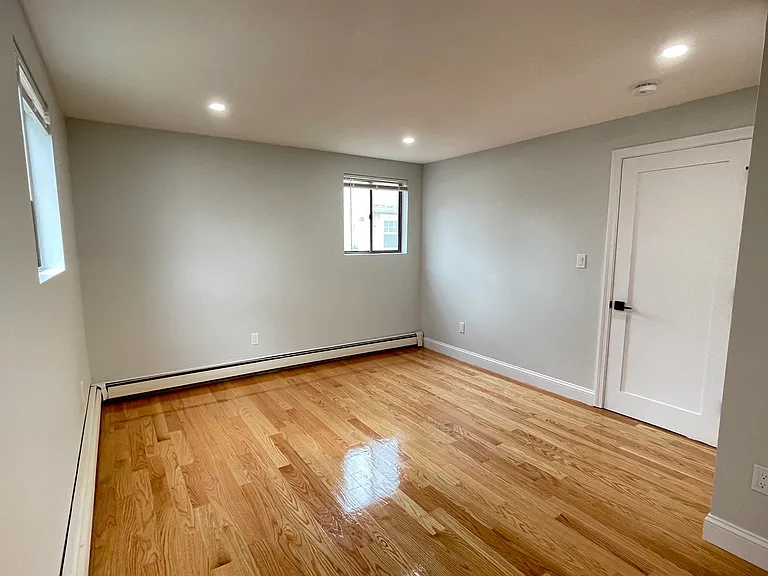 23 Claremont Ave #E — Photo 13