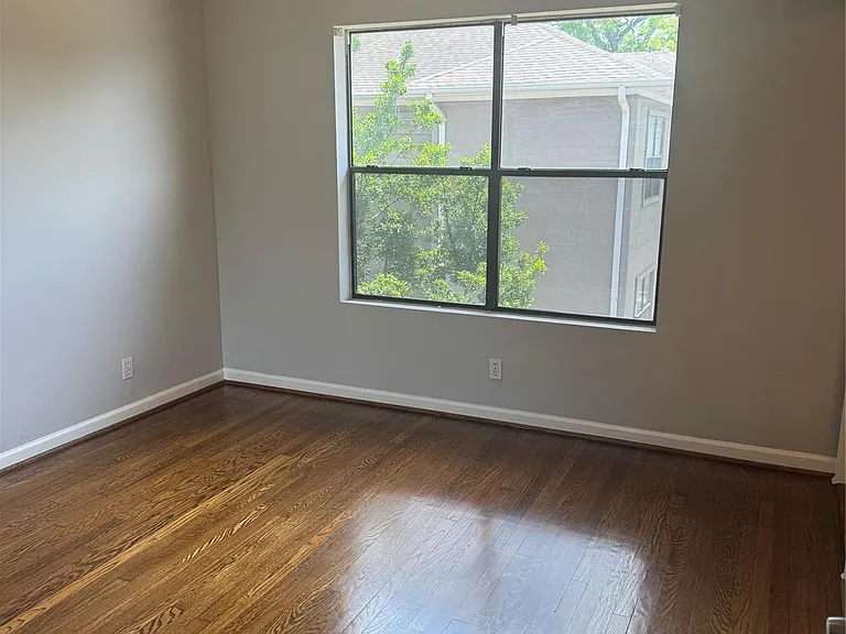 4007 Bute St #4 — Photo 10
