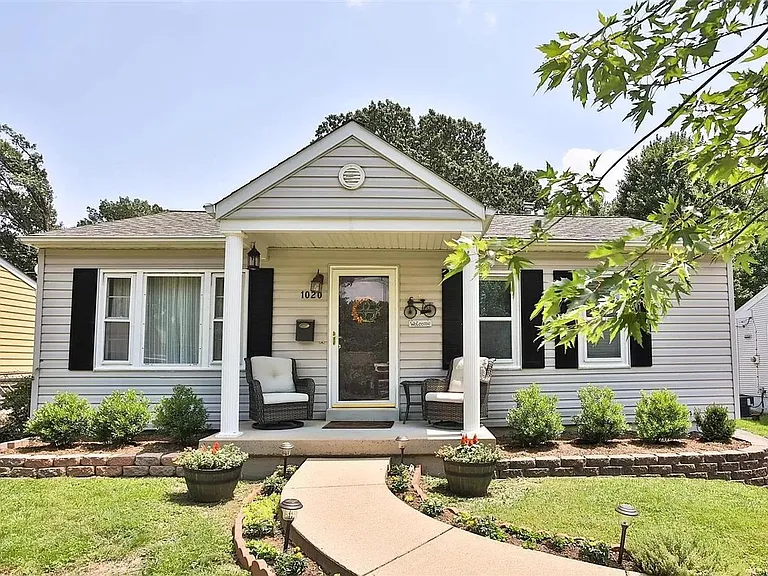 1020 S Rock Hill Rd — Photo 2