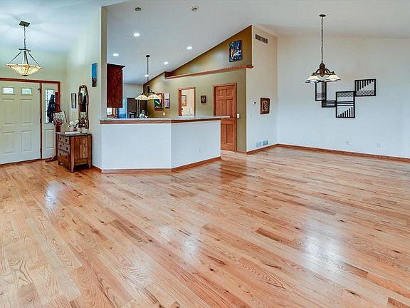5th image of 210 Ridge View Trl