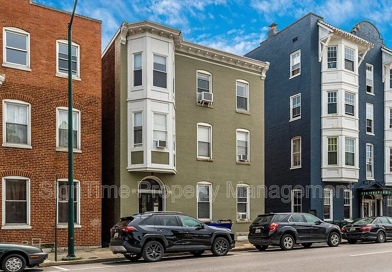 306 N Potomac St — Photo 2
