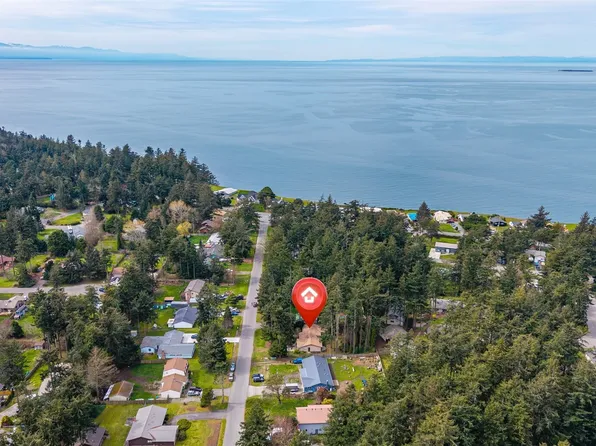 2068 Pine Wood Way, Oak Harbor, WA 98277